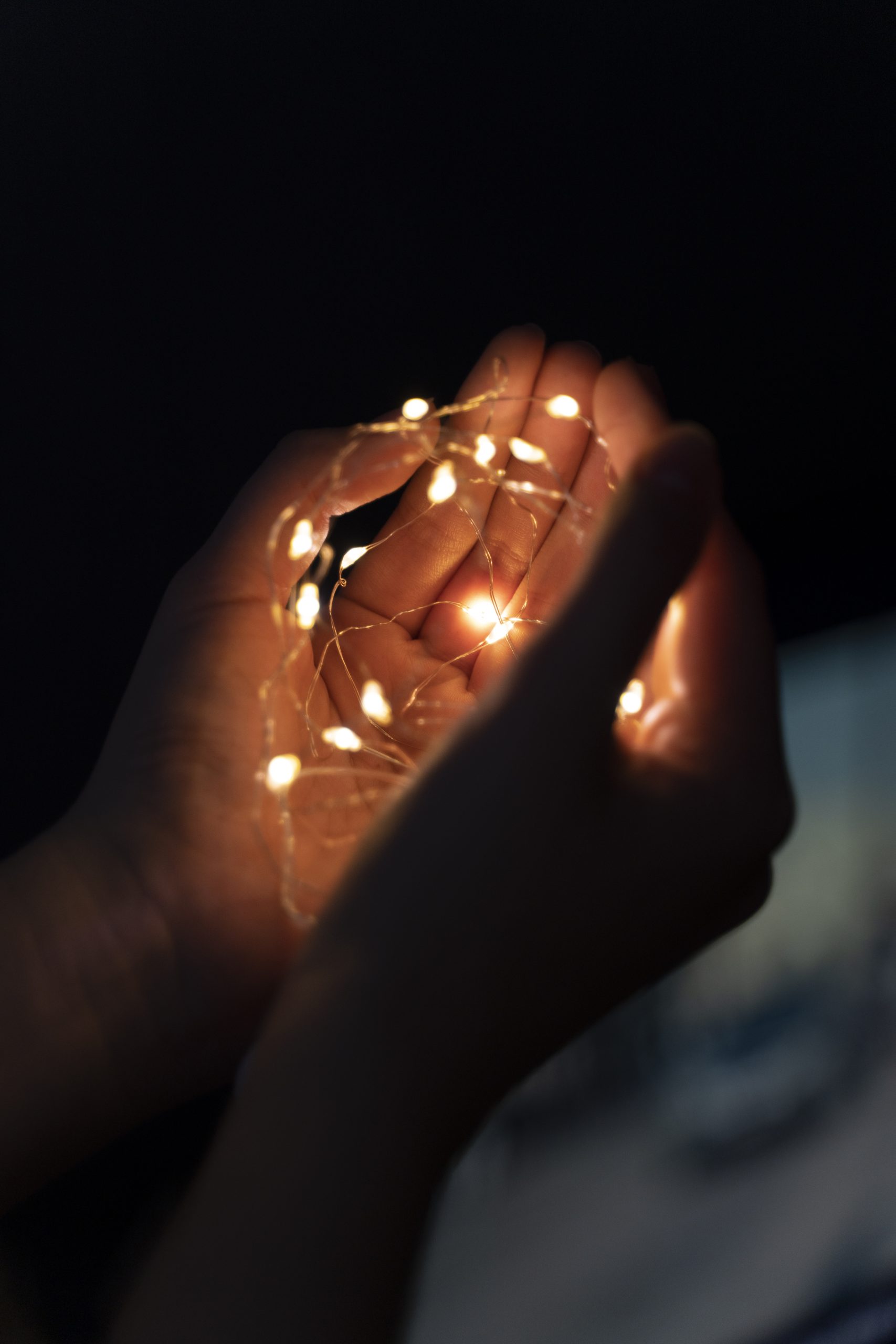 view-hands-tiny-lights view-hands-tiny-lights